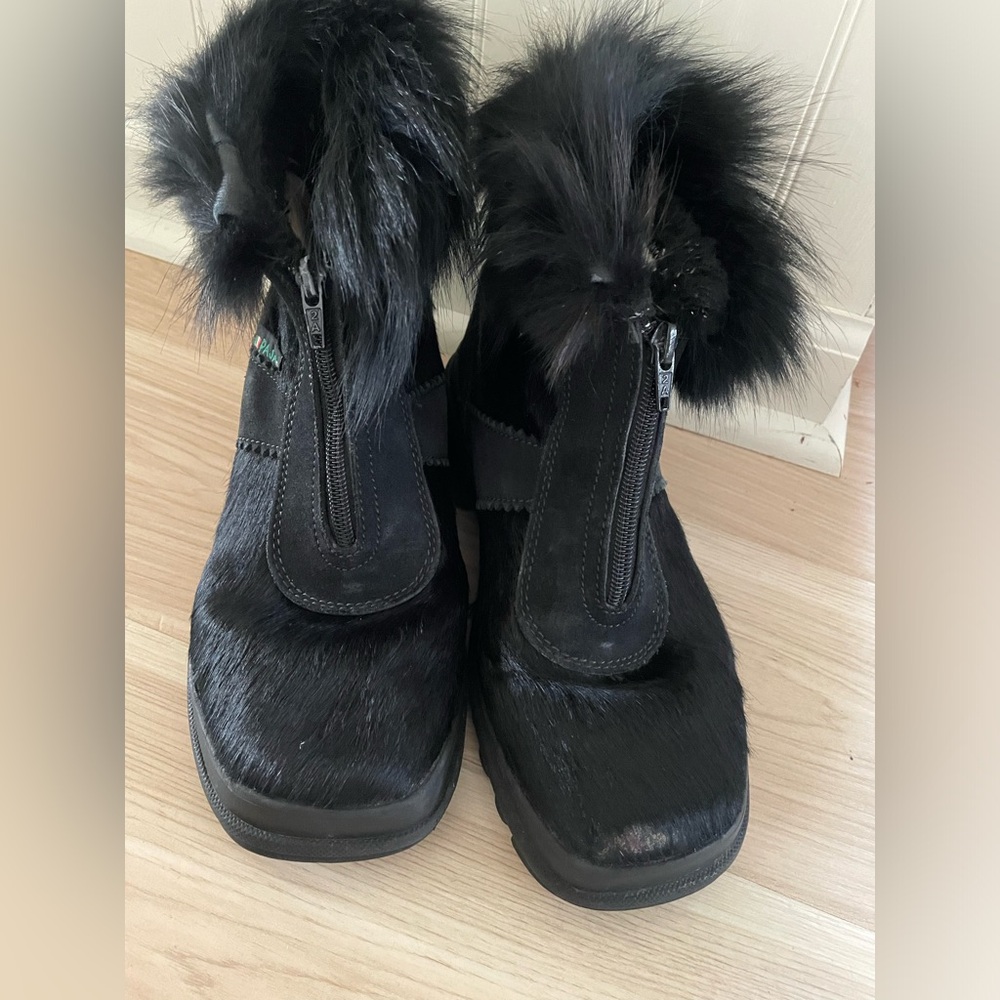 Pajar apres ski boots genuine goat fur